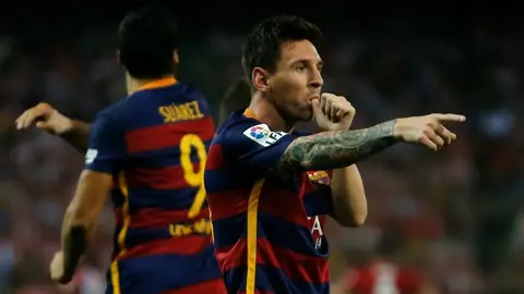 Messi le dedica gol a su hijo Mateo