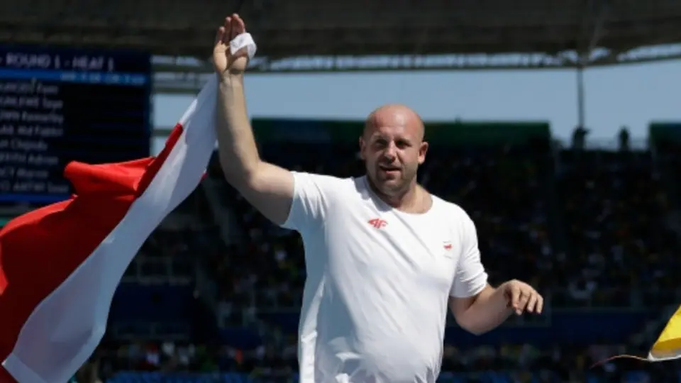 Atleta subastará medalla de Río para ayudar a niño con cáncer