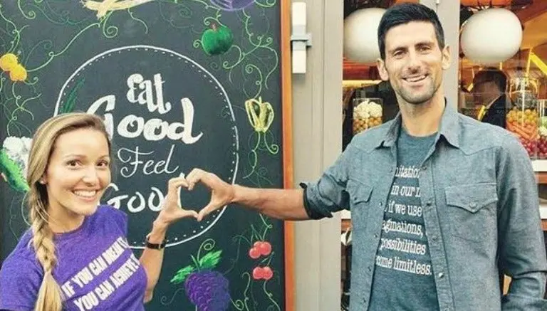 Djokovic inaugura restaurante de comida saludable