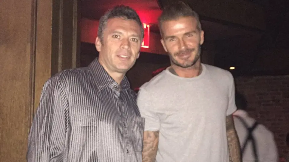 Jorge Vergara trollea a Higuera por camisa