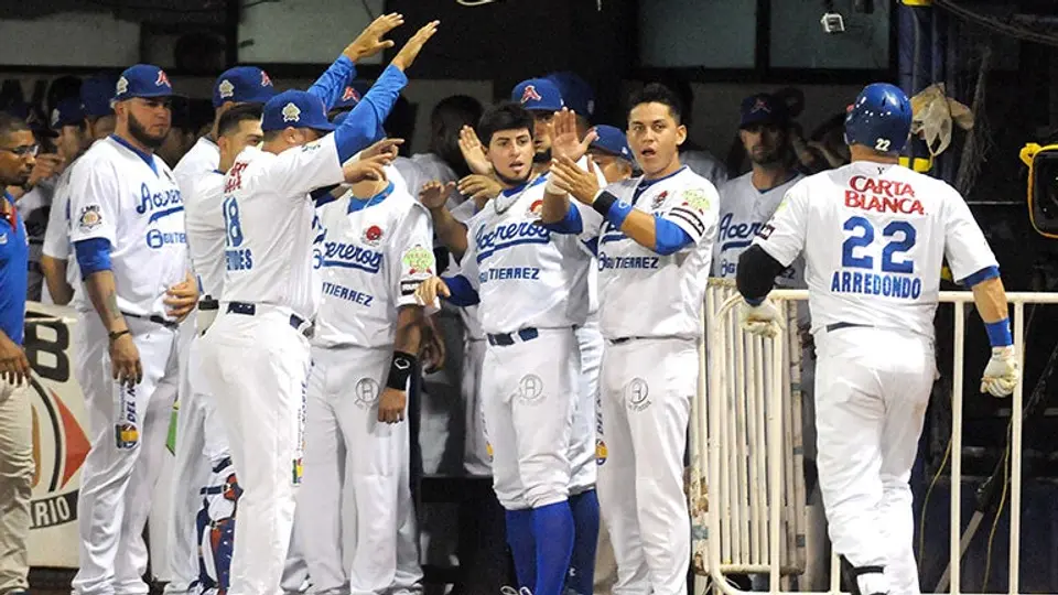 Mal clima suspende tercer juego de la Serie del Rey