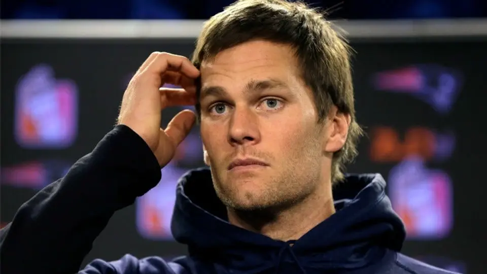 Tom Brady mejora del esguince en el tobillo