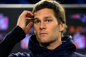 Tom Brady mejora del esguince en el tobillo