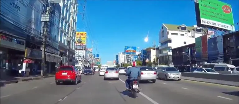 Captan meteorito en el cielo de Bangkok