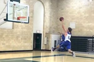 Universitario se vuelve viral por increíbles clavadas