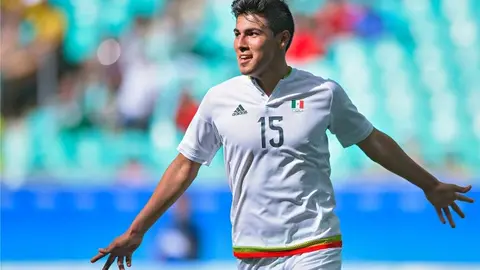 Tri destroza a Fiji con póker de Erick Gutiérrez