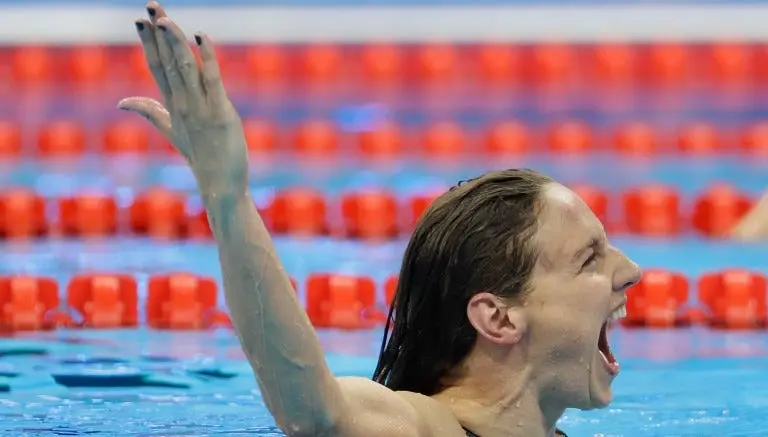 Katinka Hosszu se cuelga su tercer medalla de oro en Río