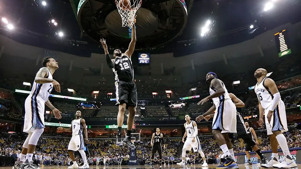 Spurs barre a Grizzlies y avanza en Playoffs