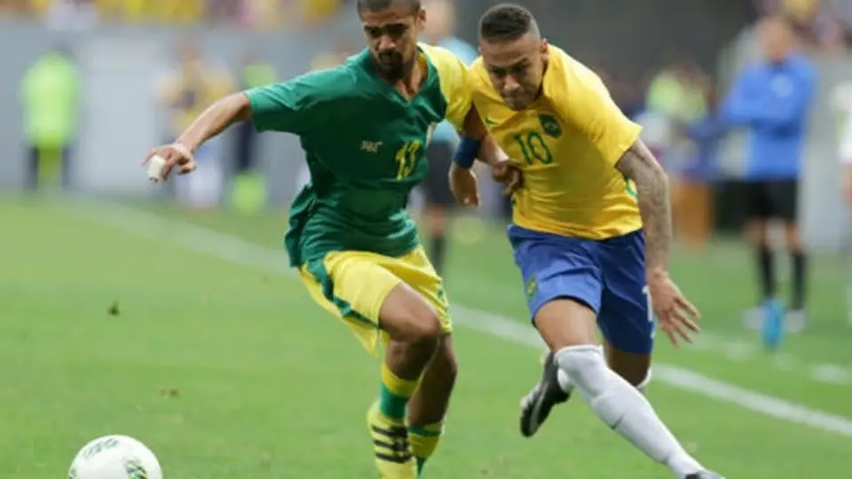 Neymar no está en forma, asegura preparador físico de Brasil