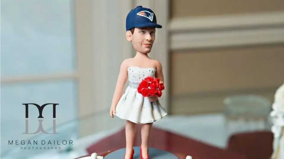 Novia trollea a su pareja con pastel de Tom Brady