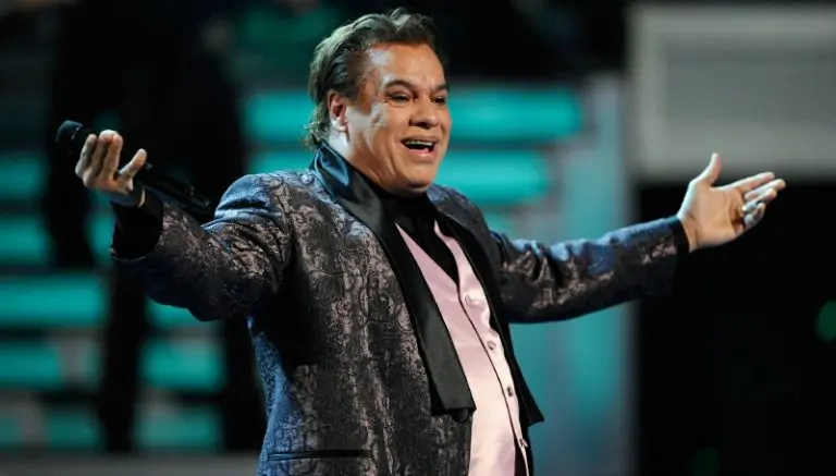 Recuerda a Juan Gabriel con sus mejores canciones