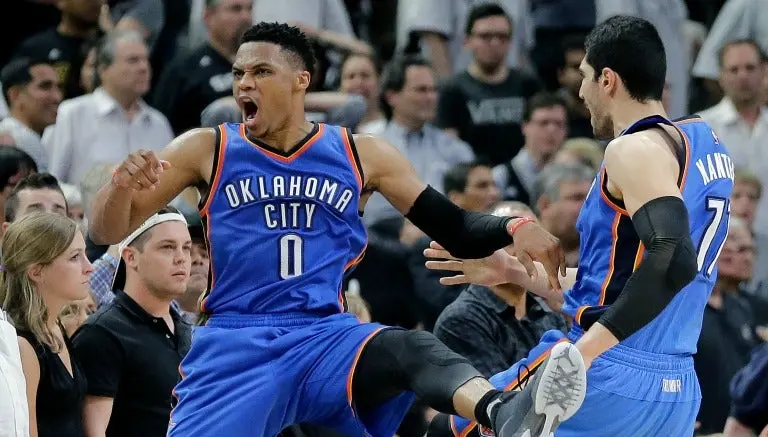 Thunder pone en 'jaque' a los Spurs