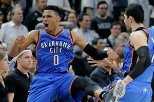 Thunder pone en 'jaque' a los Spurs