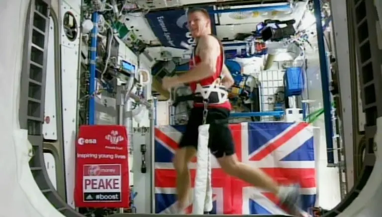 Astronauta realiza maratón de Londres en el espacio