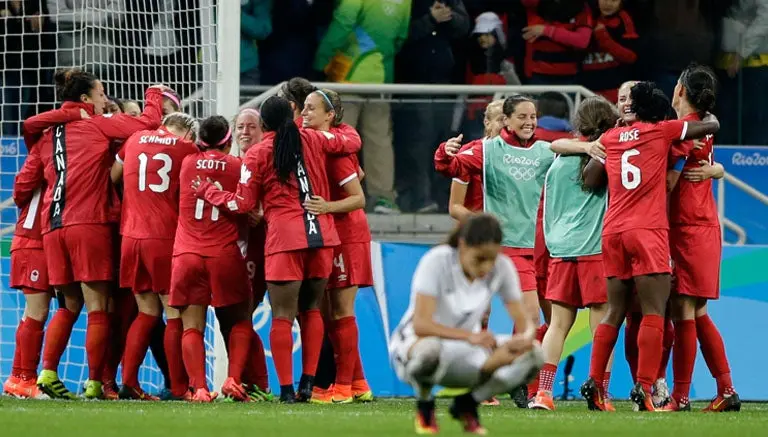 Canadá supera a Francia y llega invicto a 'Semis'