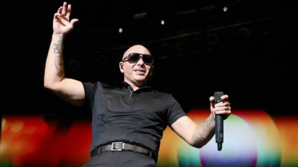 Pitbull y Becky G cantarán tema de Copa América en Final