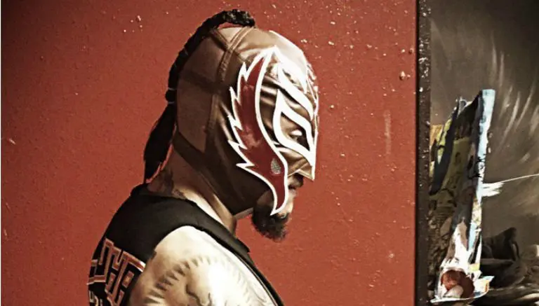 Rey Mysterio previo a una lucha en Underground | @REYMYSTERIO