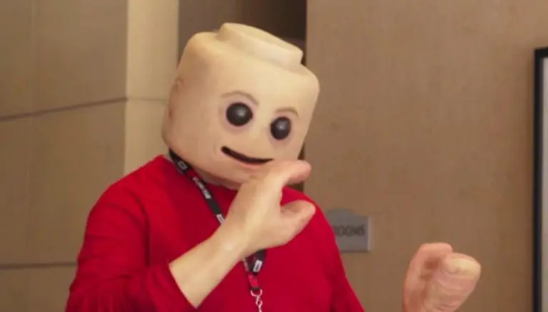Lego humano causa terror en la Comic-Con de San Diego