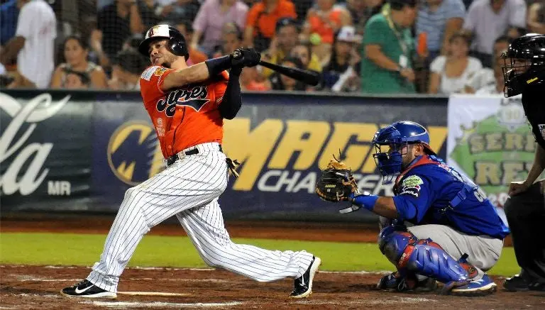 Tigres da segundo zarpazo en Serie Del Rey