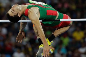 Edgar Rivera no salta a la cima y es eliminado de Rio 2016