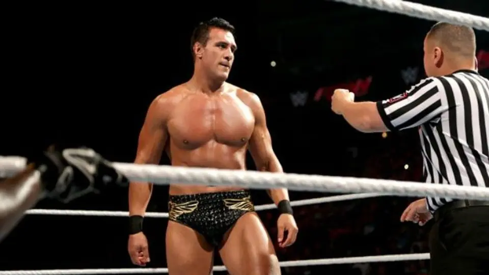 Alberto Del Río se pone playera del Real Madrid en Barcelona