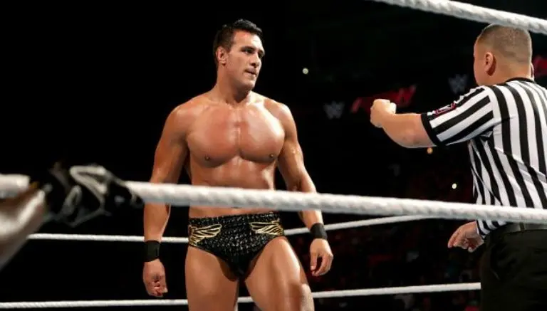 Alberto Del Río se pone playera del Real Madrid en Barcelona
