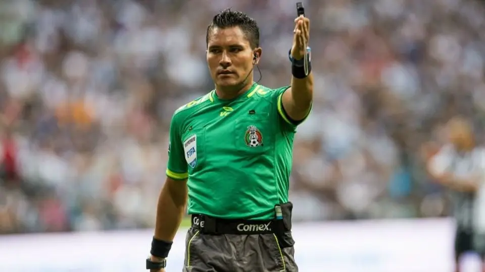 Fernando Guerrero, árbitro invitado a pitar en la liga de la India