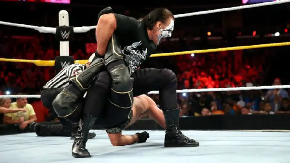 Sting lucha por primera vez en Raw