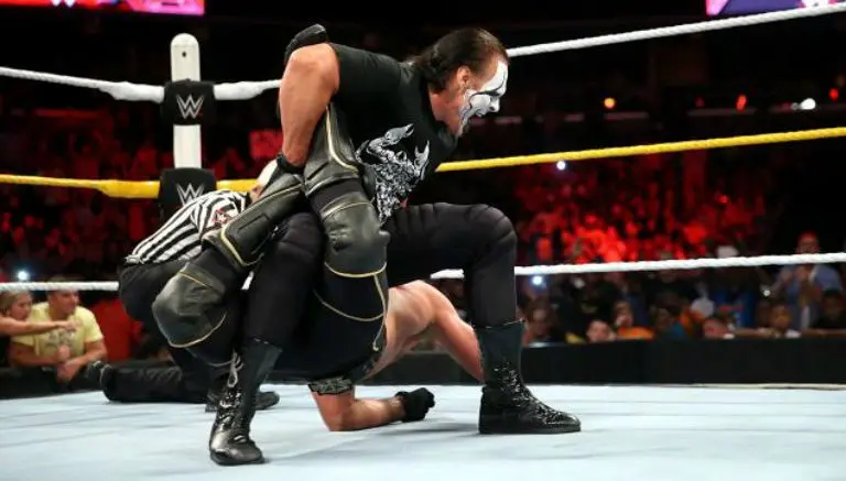 Sting lucha por primera vez en Raw