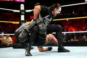 Sting lucha por primera vez en Raw