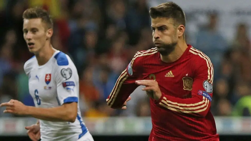 Piqué habría sido captado borracho tras triunfo de España