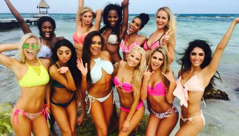 Porristas de Texanos cautivan en la Riviera Maya