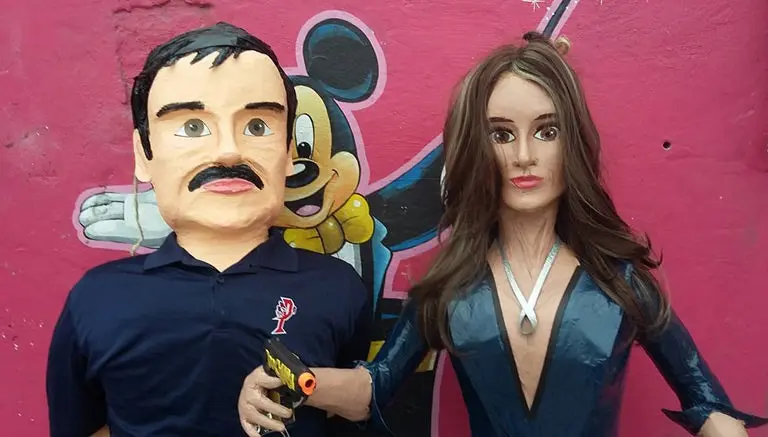 Elaboran piñatas de Kate del Castillo y el Chapo