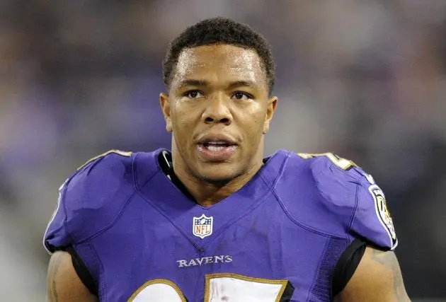 Rice promete donar salario a la caridad si regresa a NFL