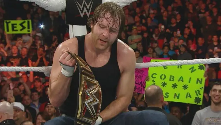 Ambrose 'calienta' lucha por título contra Triple H