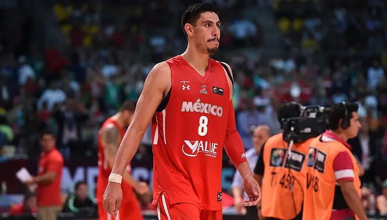 Gustavo Ayón exige a LNBP cumplir con pagos a jugadores