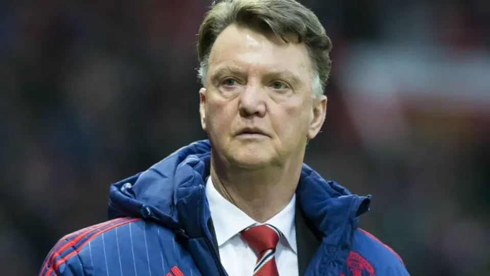Prensa responde a Van Gaal con polémica portada