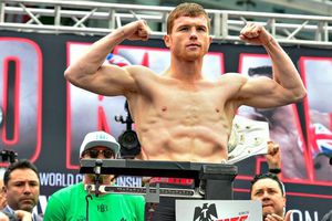 McGregor señala que Canelo elige rivales débiles