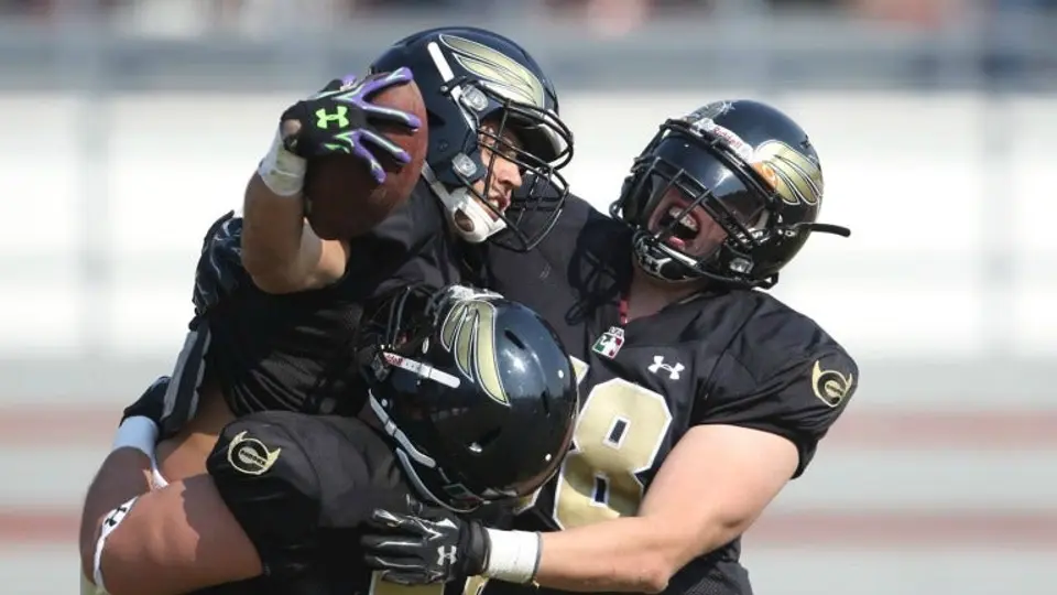 Condors supera a Eagles en duelo trepidante