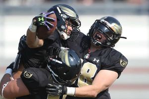 Condors supera a Eagles en duelo trepidante