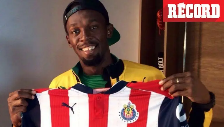 Usain Bolt, fascinado con el nuevo jersey de Chivas