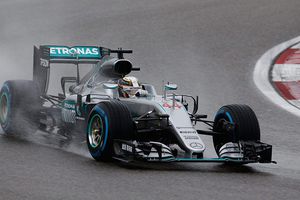 Hamilton, frustrado por largar último en el GP de China
