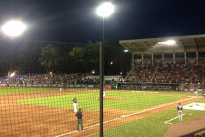 Fray Nano se llena de aficionados para recibir la MLB