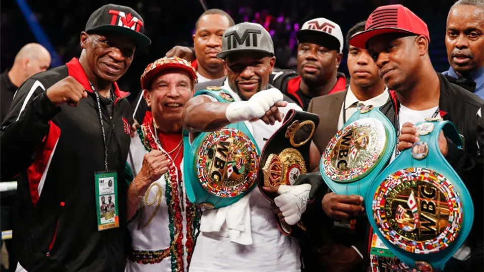 Mayweather se retira invicto en Las Vegas