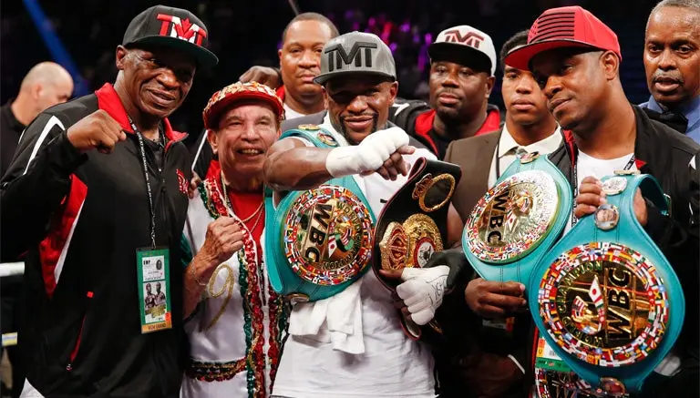 Mayweather se retira invicto en Las Vegas