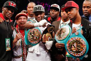 Mayweather se retira invicto en Las Vegas