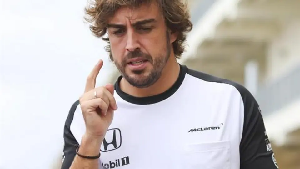 Fernando Alonso, chofer de Uber por un día
