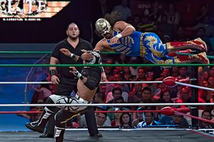 Reportan balazos afuera de la Arena México