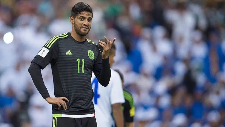 Carlos Vela canta las mañanitas junto a Mane de la Parra