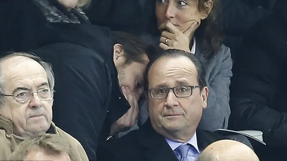 Momento en el que el Presidente francés se entera de los ataques